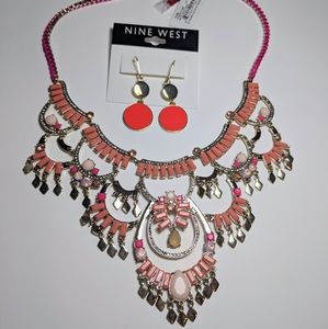 Gorgeous necklace and earrings set